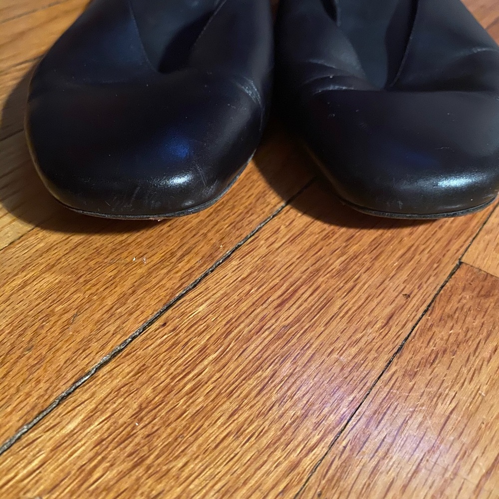 Vince Levine v-cut mule - Picture 2 of 7